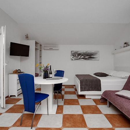Apartments By The Sea Drasnice, Makarska - 2581 Rom bilde